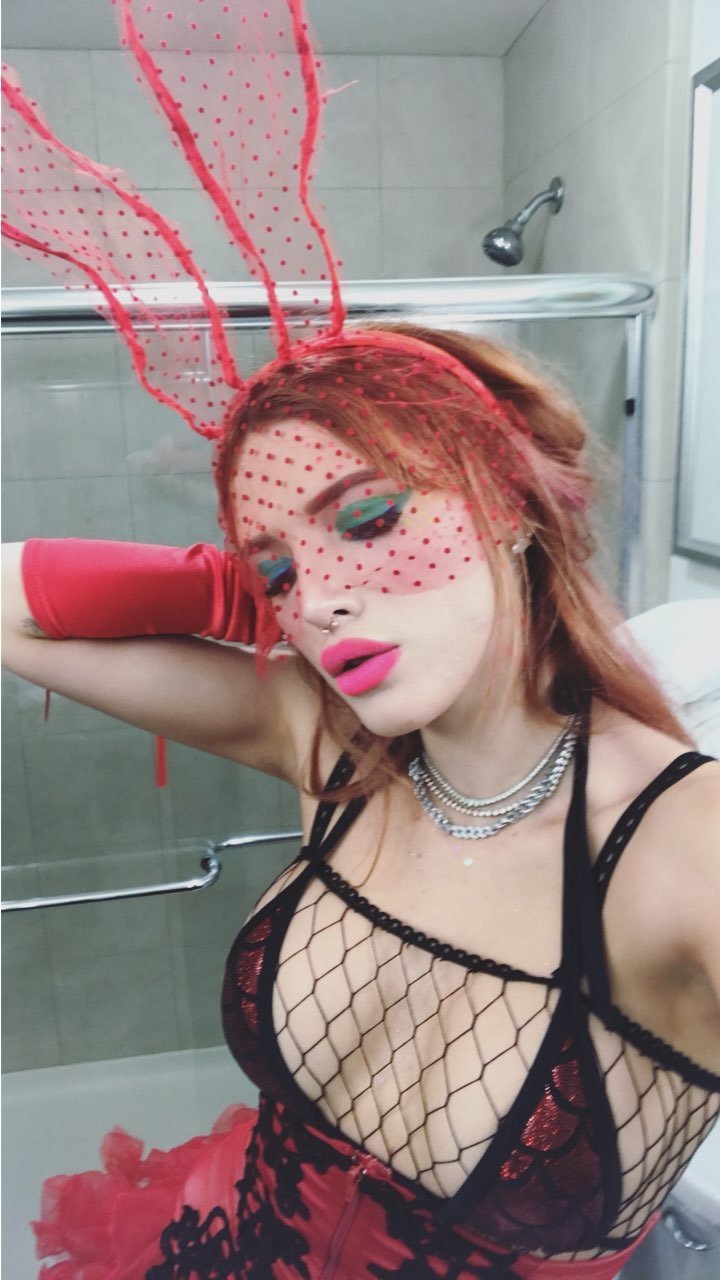 Bella Thorne Sexy (8 Photos + Video + Gifs)