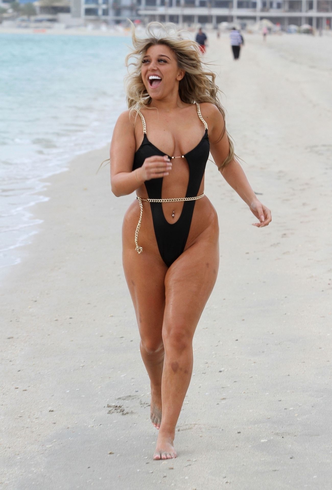 Bethan Kershaw Shows Off Her Curves in a Sexy Swimsuit in Dubai (50 Photos)
