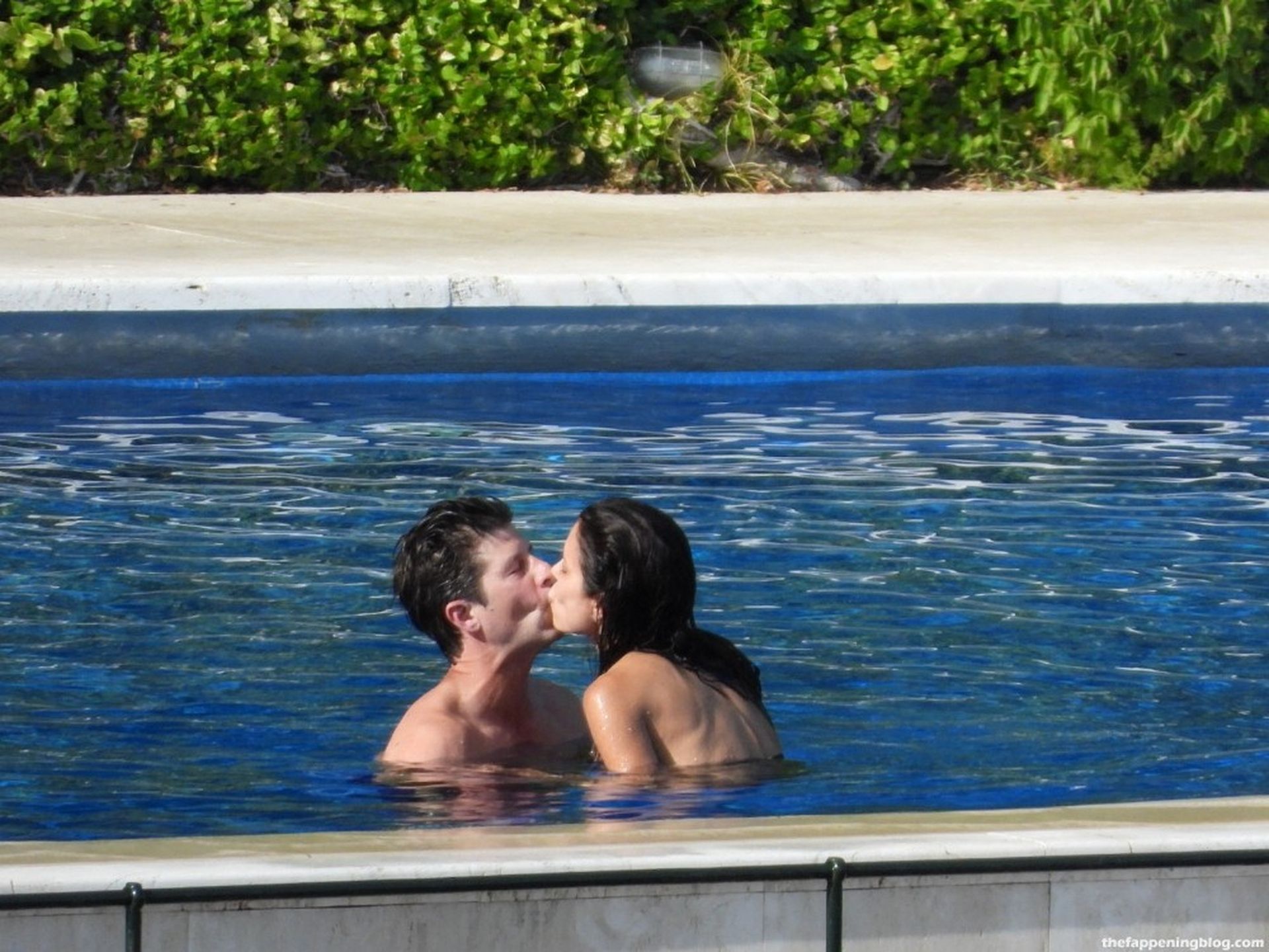Bethenny Frankel Displays PDA with Paul Bernon in the Swimming Pool (28 Photos)