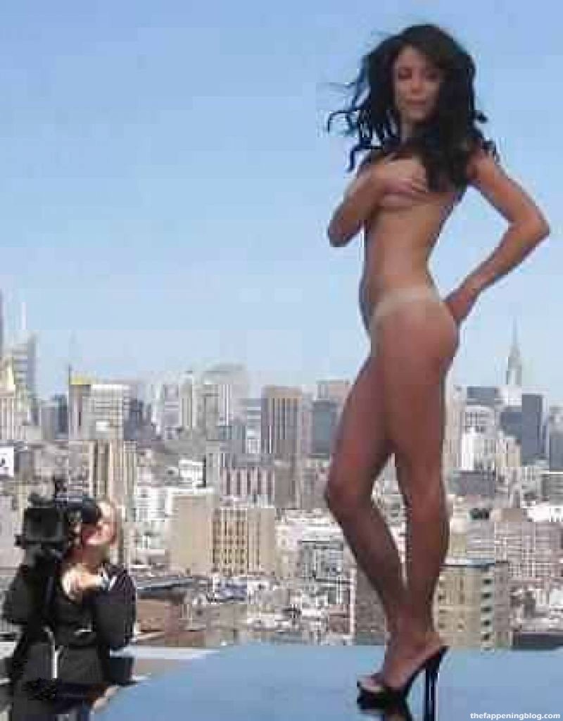 Bethenny Frankel Nude & Sexy Collection (46 Photos)