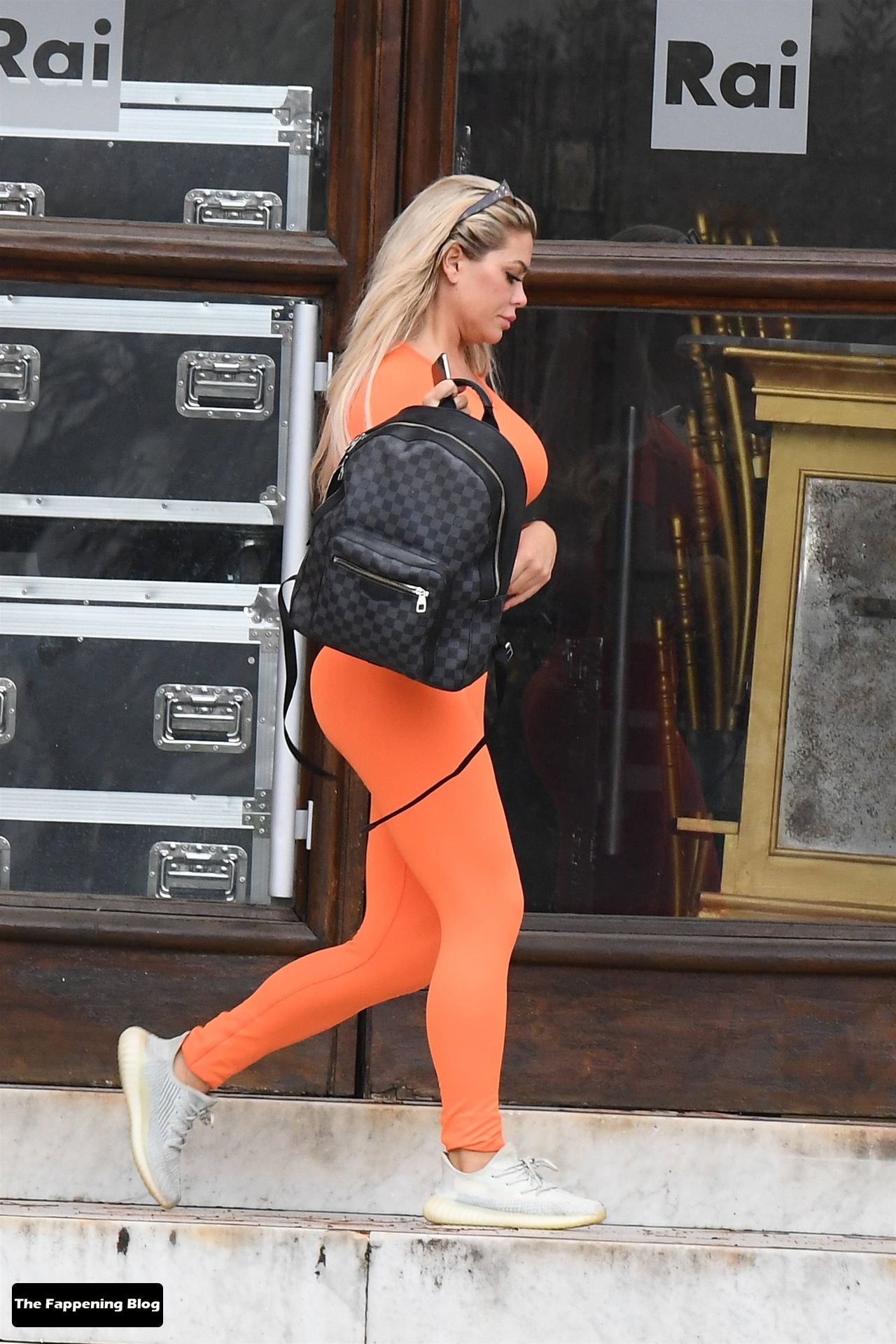Busty Bianca Gascoigne Flaunts Her Boobs in Rome (45 Photos)