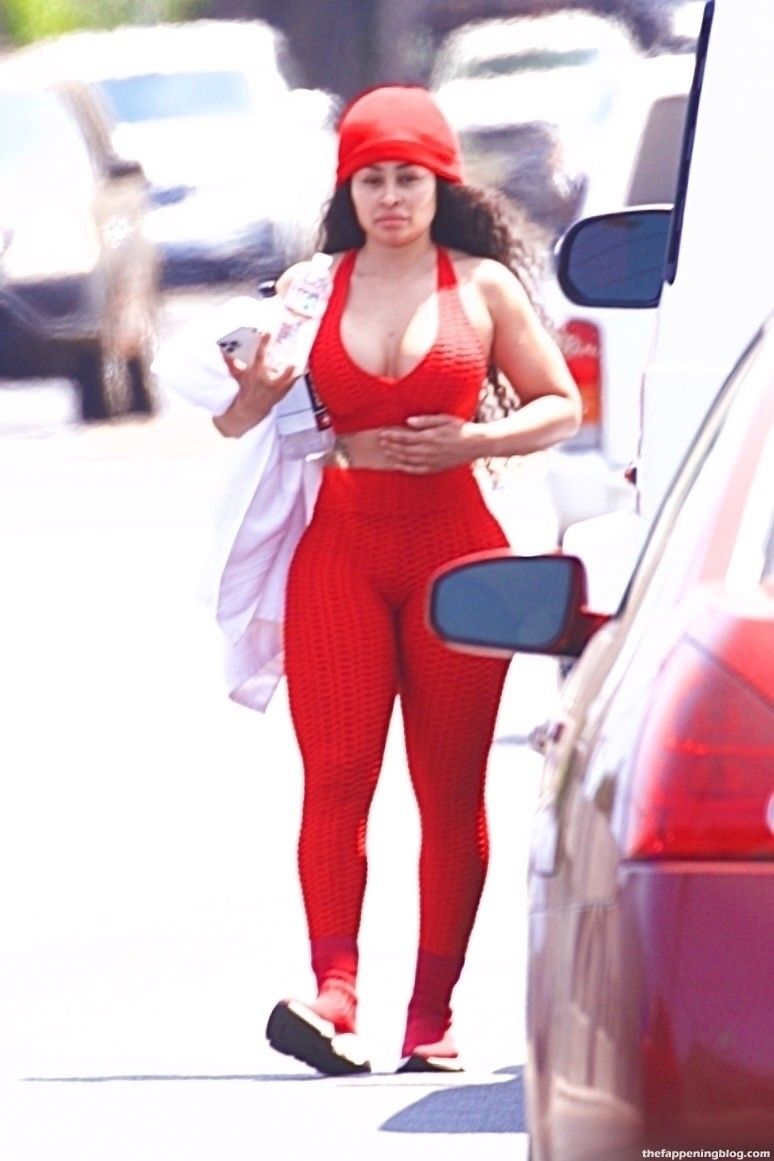 Blac Chyna Shows Off Her Slimmer Waist and Butt (10 Photos)