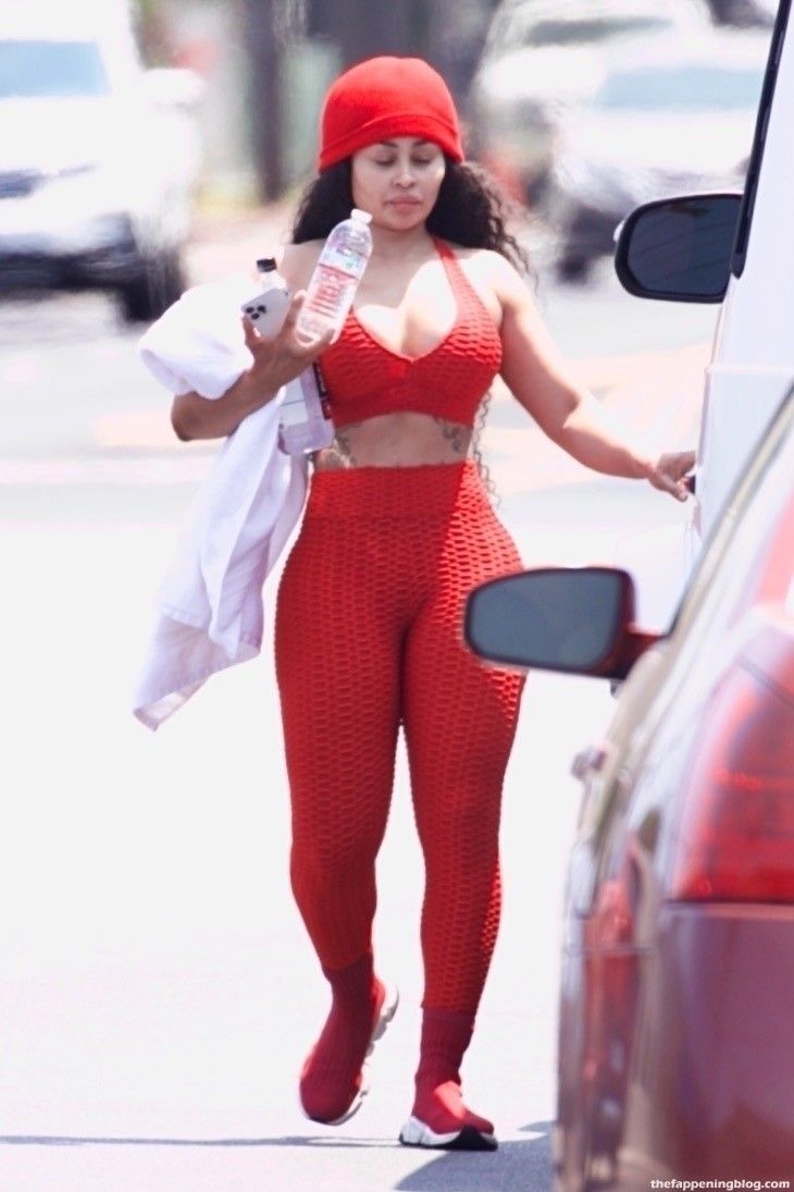 Blac Chyna Shows Off Her Slimmer Waist and Butt (10 Photos)