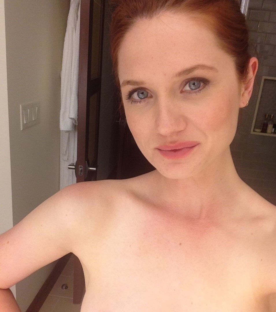 Bonnie Wright Nude Leaked Fappening (3 Photos)