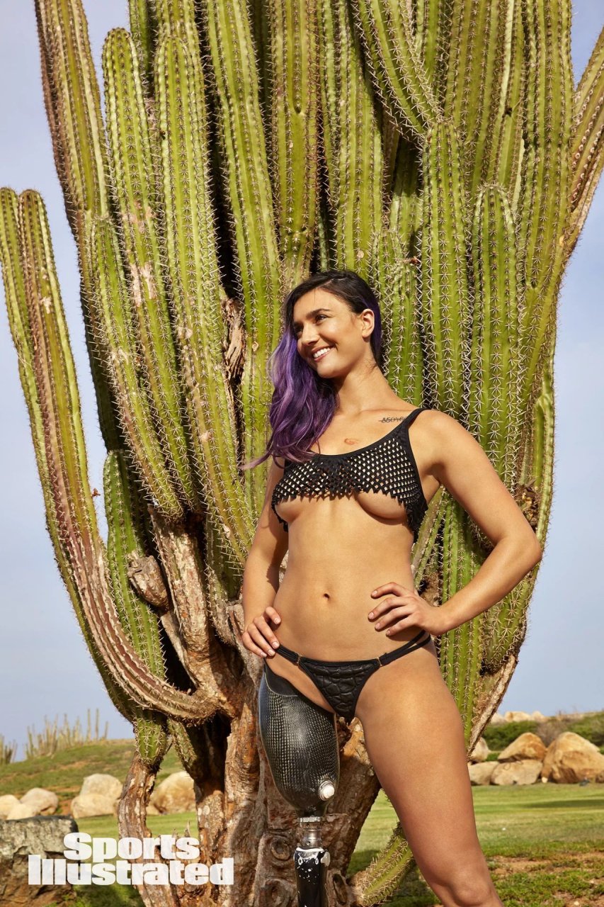 Brenna Huckaby - 2018 Sports Illustrated Swimsuit Issue