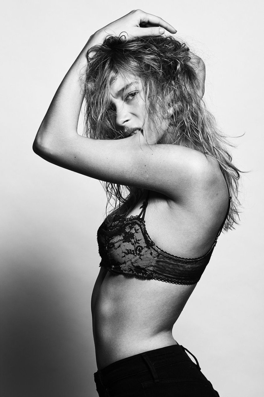 Brianna Mellon Nude & Sexy (24 Photos)