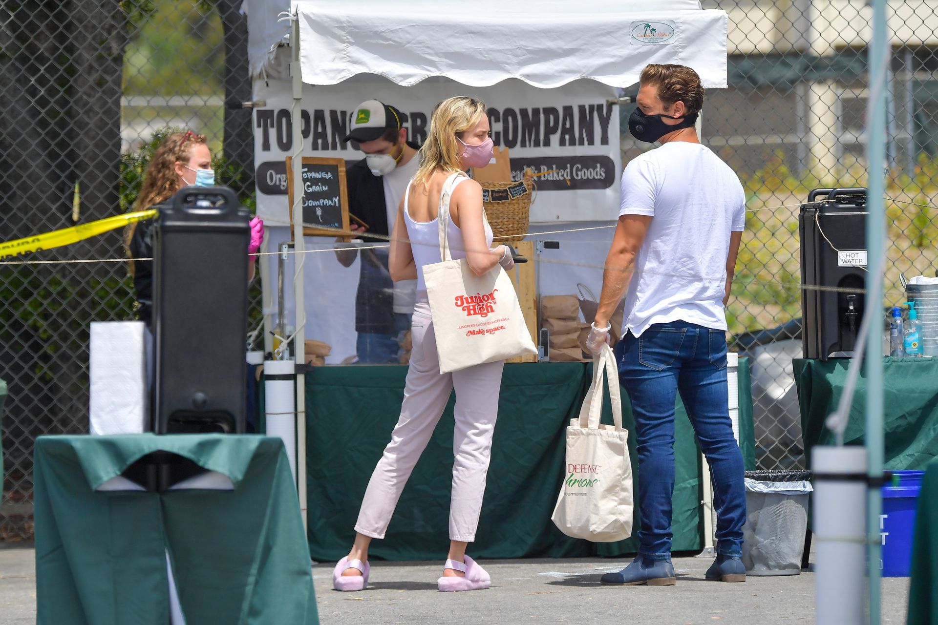 Brie Larson Stops by a Farmer’s Market Wearing a Face Mask (19 Photos)