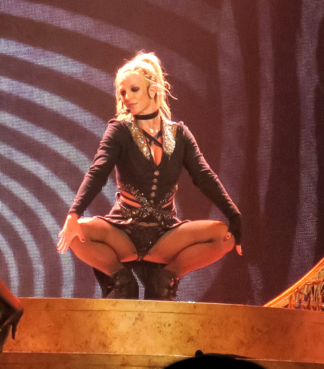 Britney Spears Sexy (33 Photos + Video)