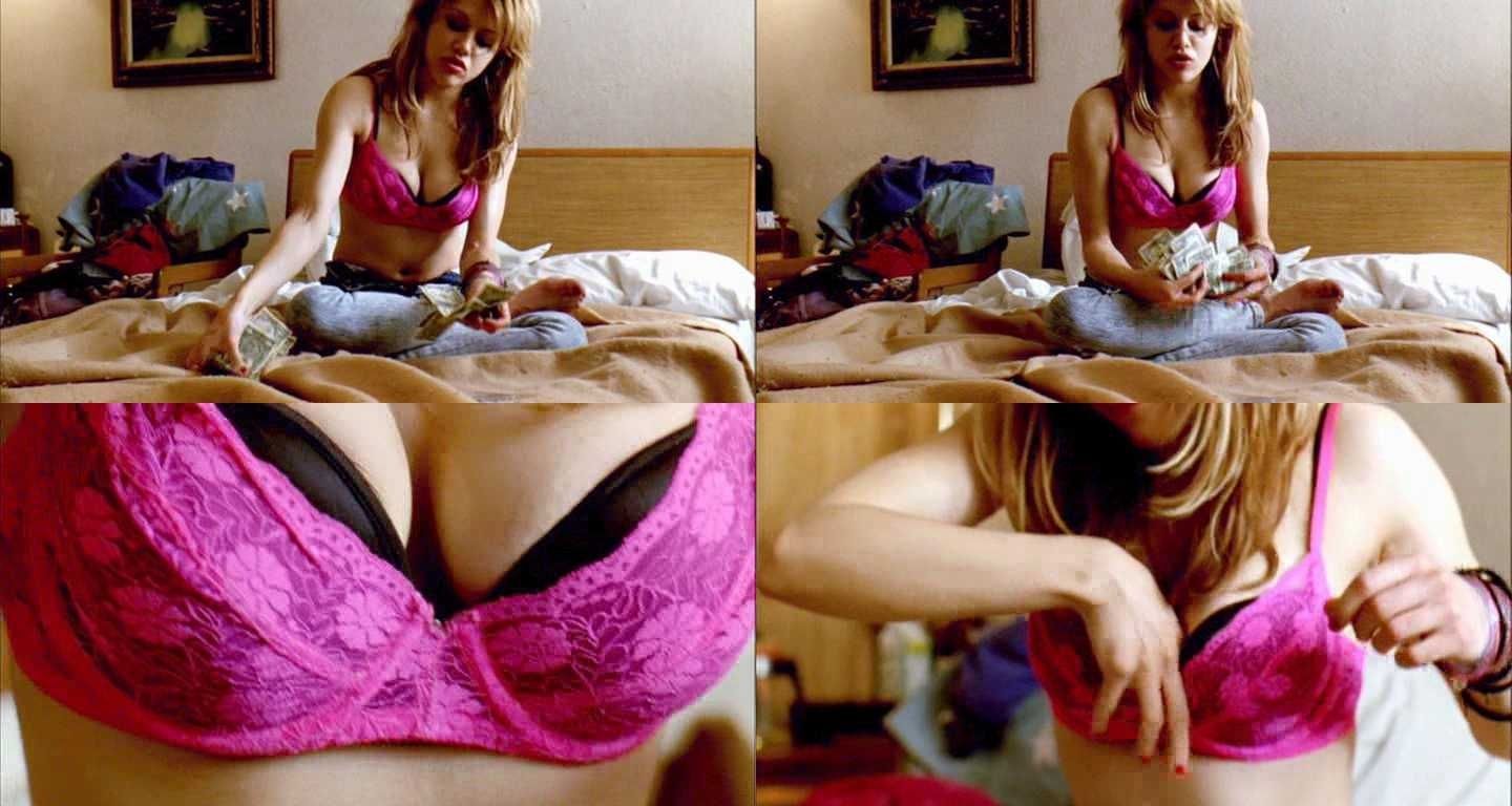 Brittany Murphy Nude & Sexy Collection (51 Photos + Videos)