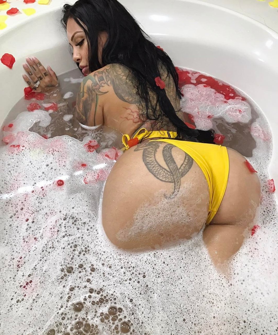 Brittanya Razavi Nude & Sexy (154 Photos)