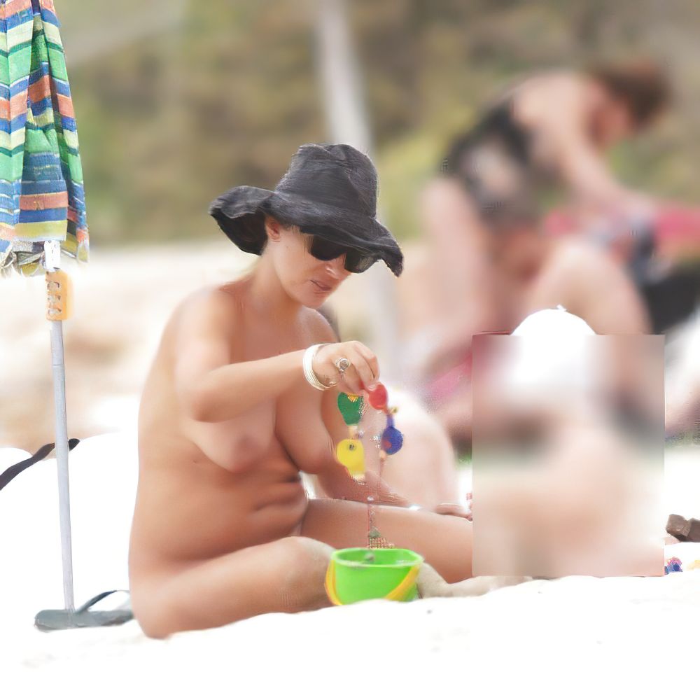 Camila Raznovich Nude & Sexy (64 Photos)
