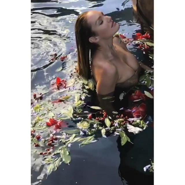 Candice Swanepoel Sexy (15 Photos + Video & GIFs)