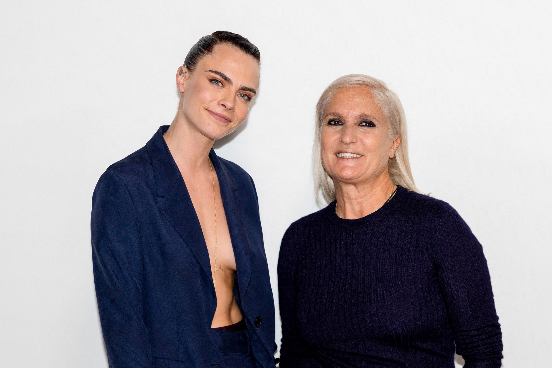 Cara Delevingne Flashes Her Nude Tit at the Fashion Show in Paris (70 Photos)