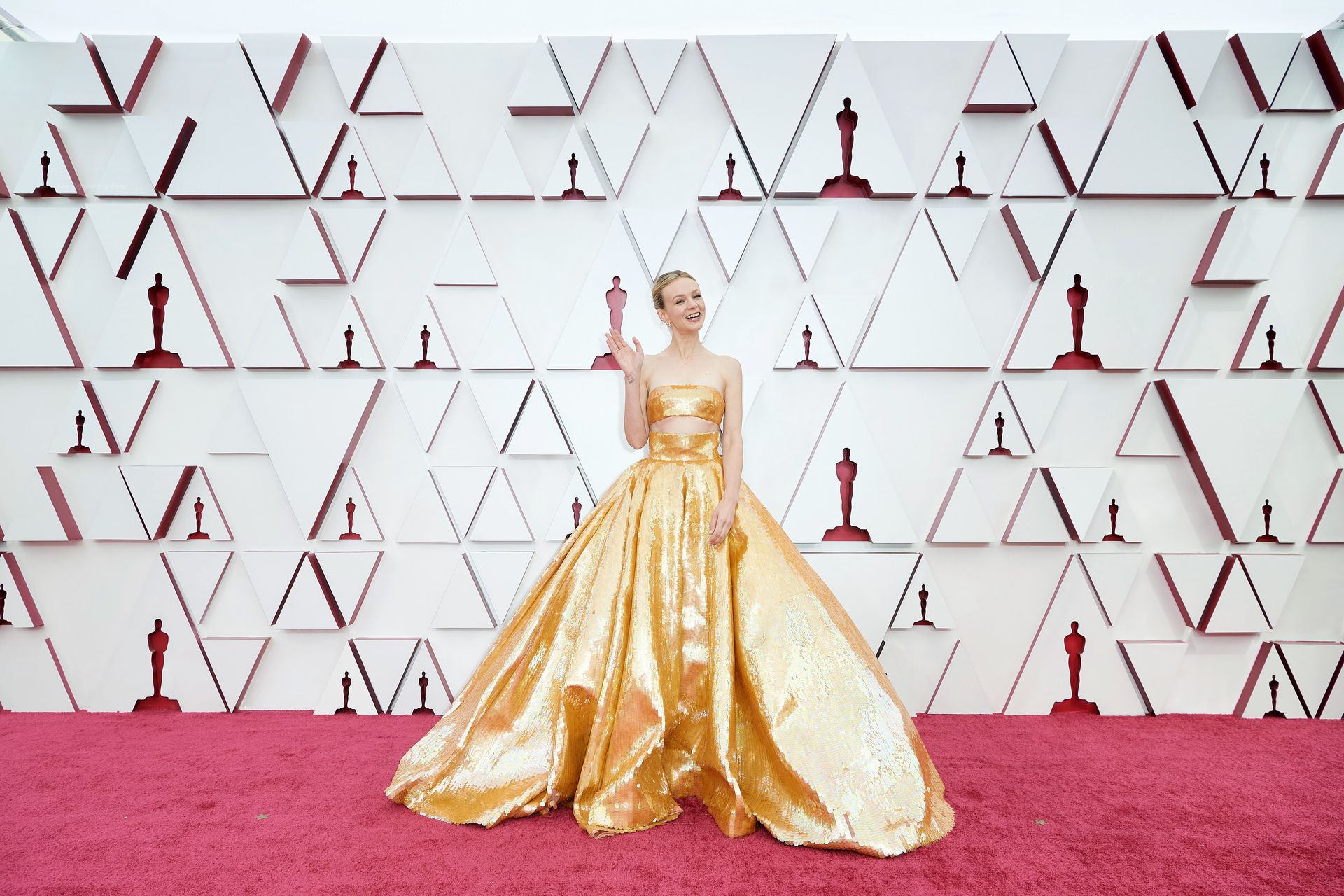 Carey Mulligan Shines in a Beautiful Golden Dress at the 93rd Academy Awards (53 Photos)