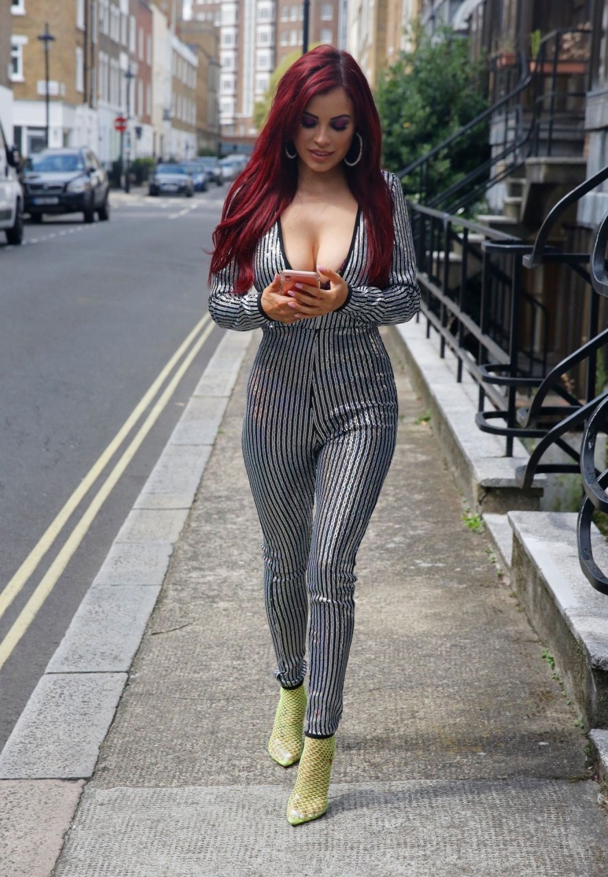 Carla Howe Sexy (29 Photos)