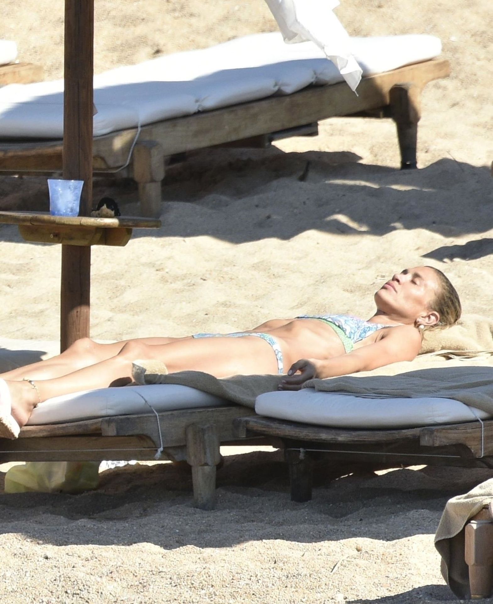 Carla Pereyra Enjoys a Day on the Beach with Diego Simeone in Porto Cervo (47 Photos)