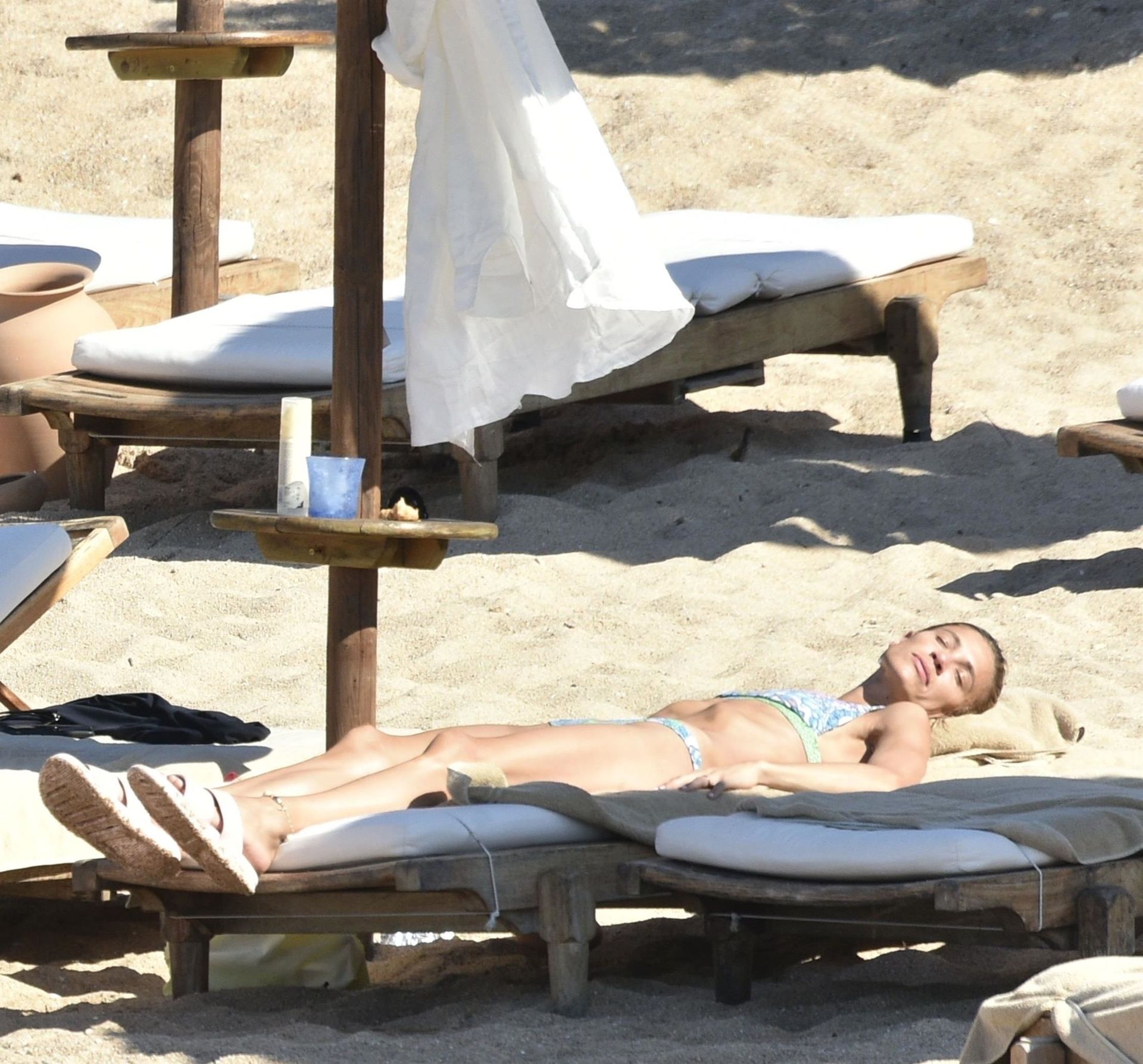 Carla Pereyra Enjoys a Day on the Beach with Diego Simeone in Porto Cervo (47 Photos)