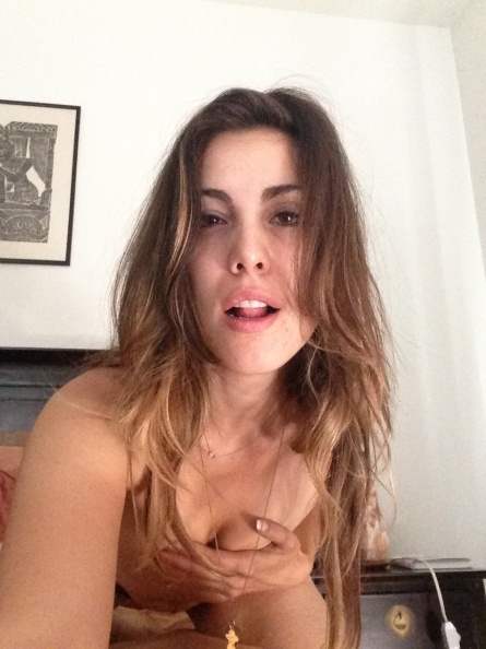 Carly Pope Naked (17 Photos)
