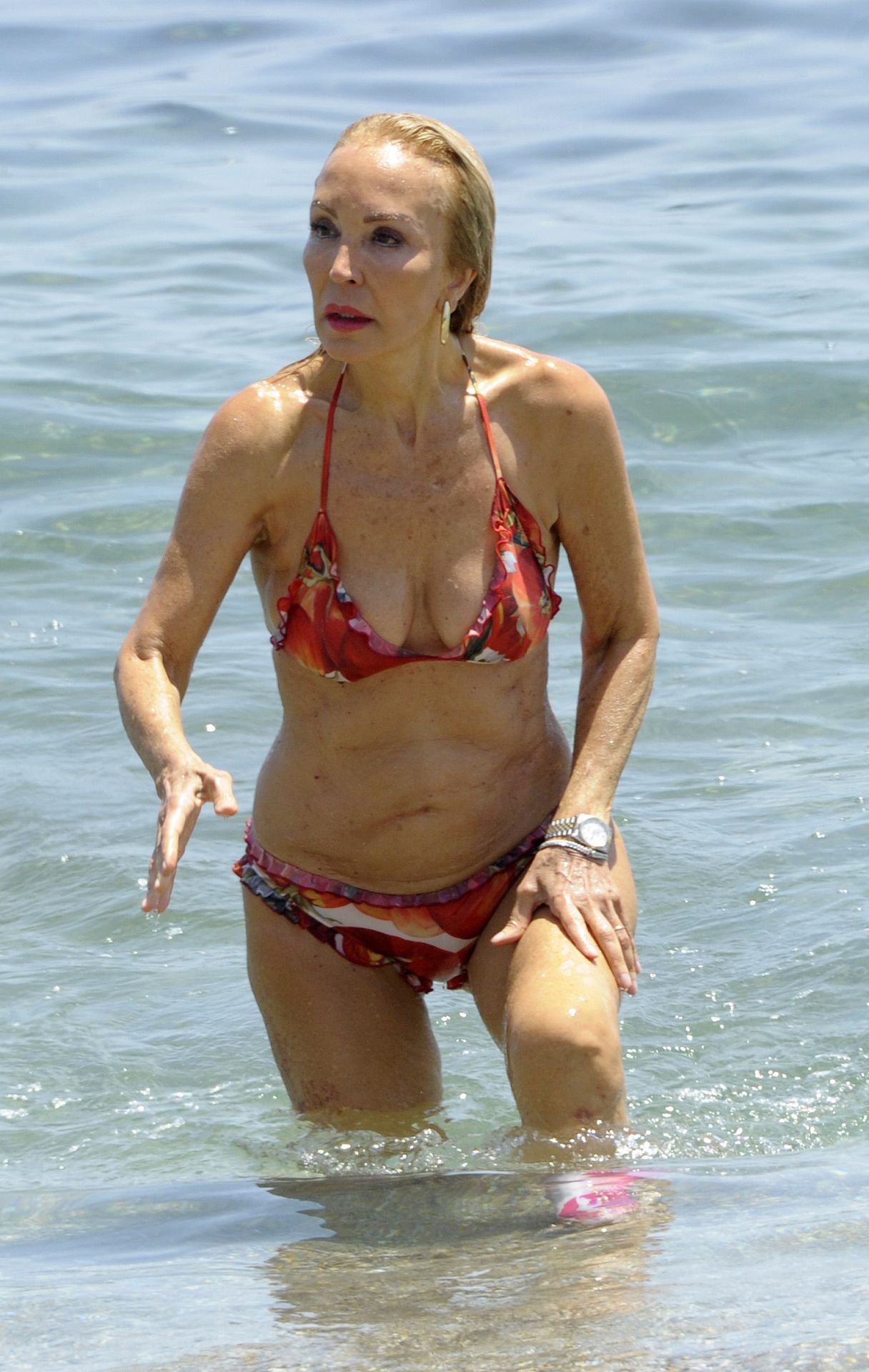 Carmen Lomana Shows Her Bikini Body in Marbella (7 Photos)