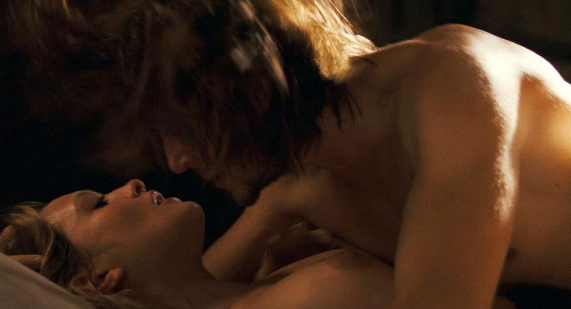 Carolina Crescentini Nude Sex Scene - Parlami d’amore (4 Pics + GIF & Video)
