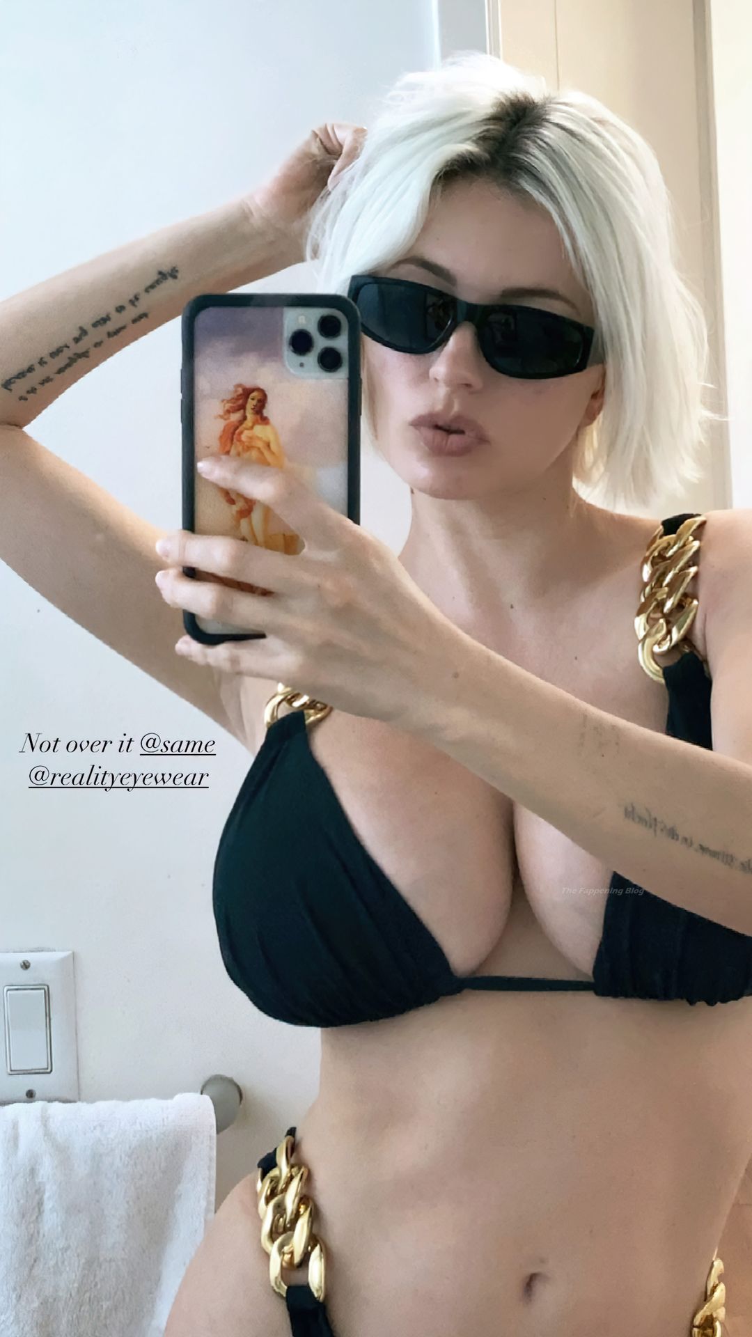 Caroline Vreeland Sexy & Topless (23 Photos)