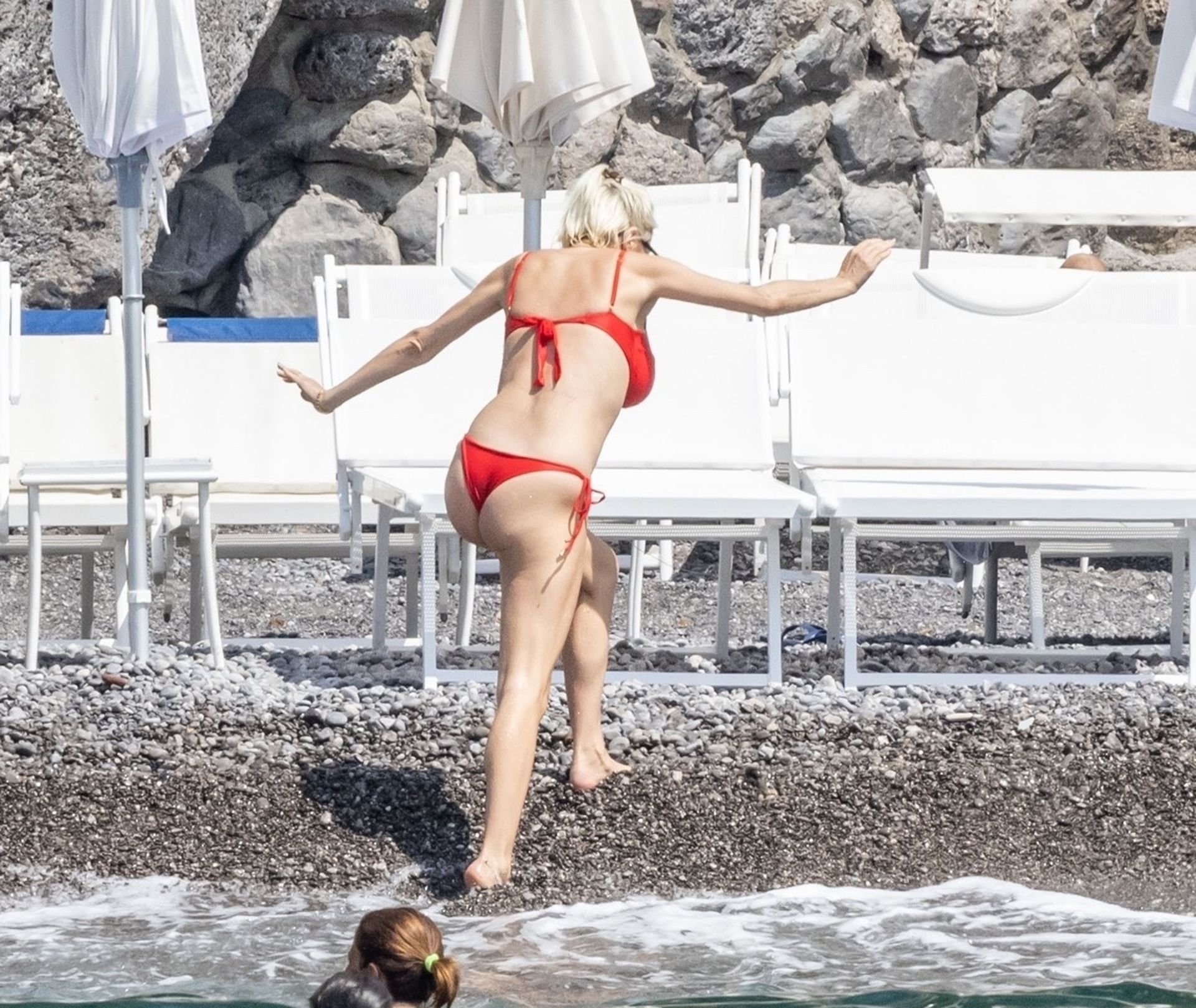 Caroline Vreeland Shows Off Her Sultry Beach Body Physique in a Red Bikini (43 Photos)