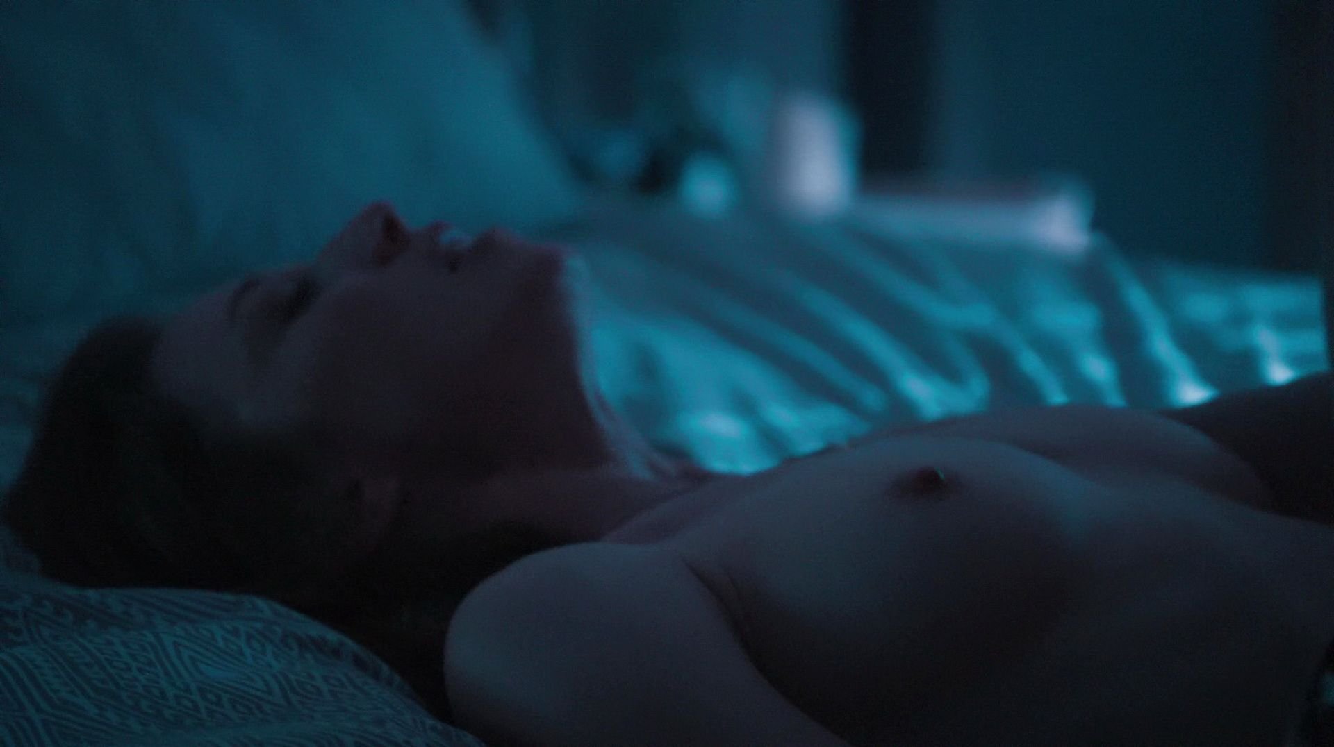 Carrie Coon Nude - The Leftovers (6 Pics + GIF & Video)