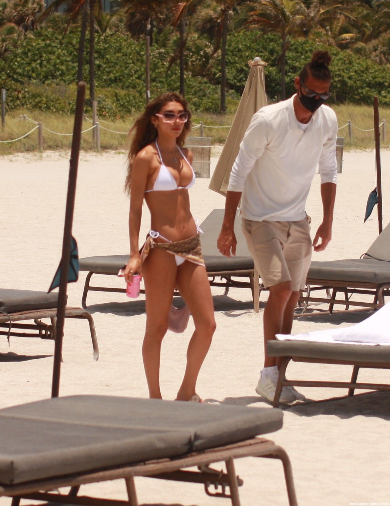 Chantel Jeffries Shows Off Her Curves on the Beach in Miami (42 Photos)