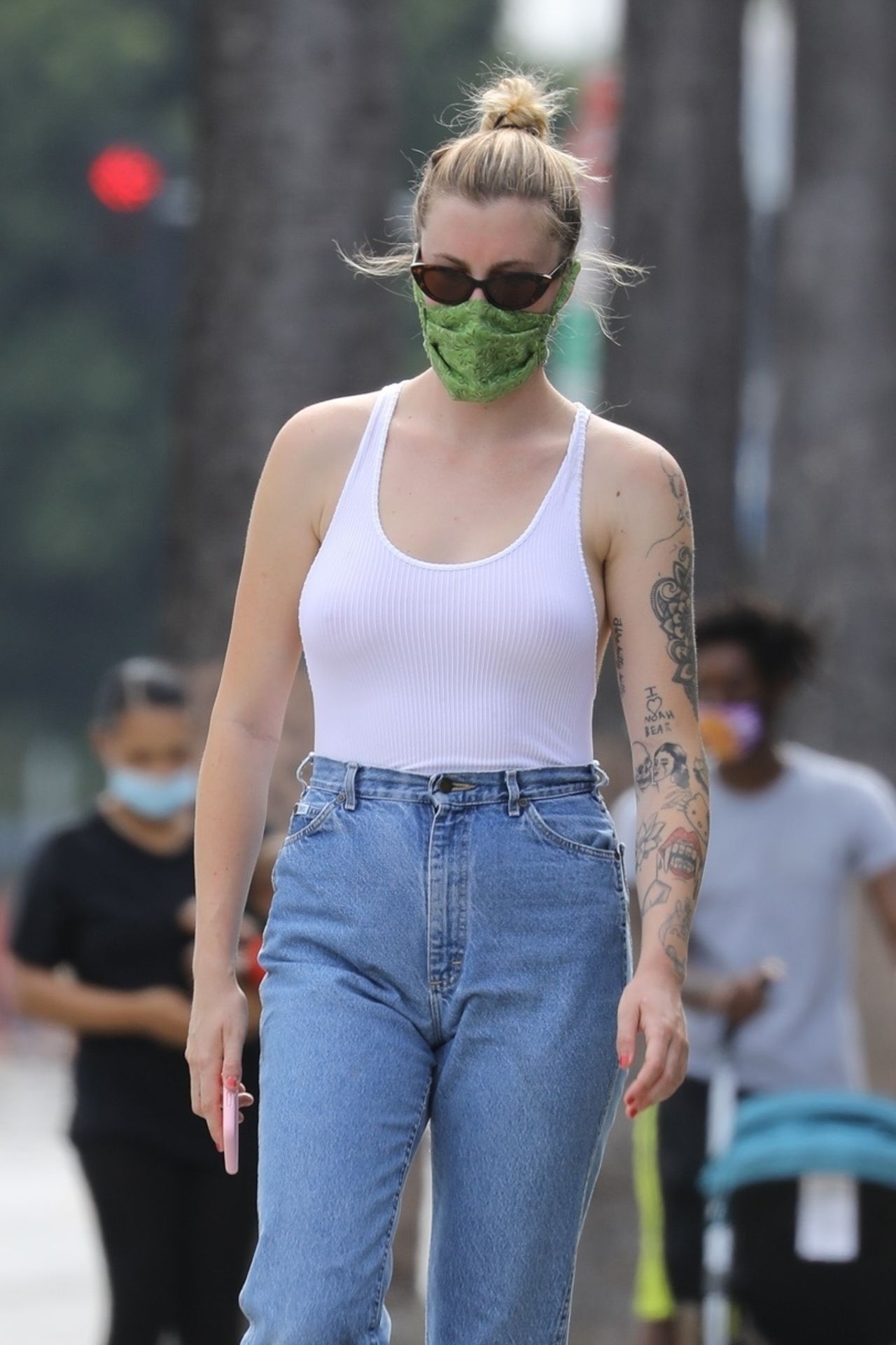 Braless Ireland Baldwin Goes Solo to Join Protests in Hollywood (50 Photos)