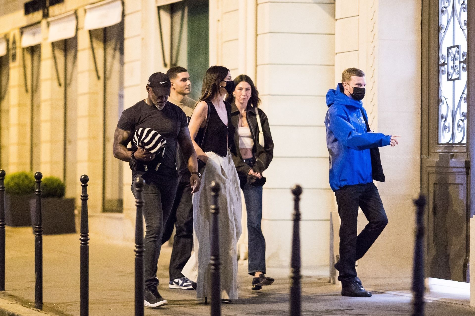 Braless Kendall Jenner Spends Her Night at Dinand par Ferdi Club in Paris (22 Photos)