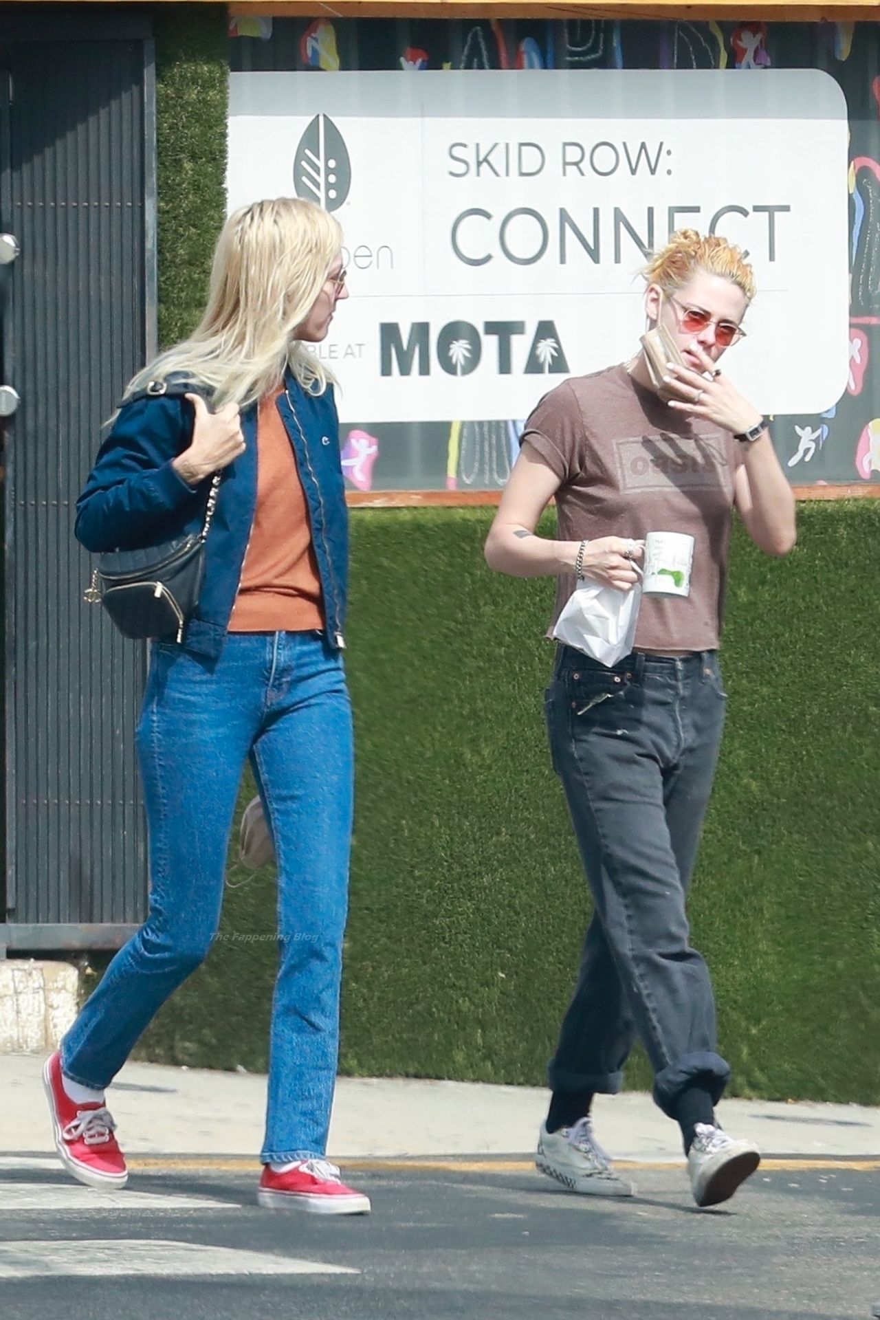 Braless Kristen Stewart & Dylan Meyer Stop by MOTA Marijuana Dispensary (29 Photos)