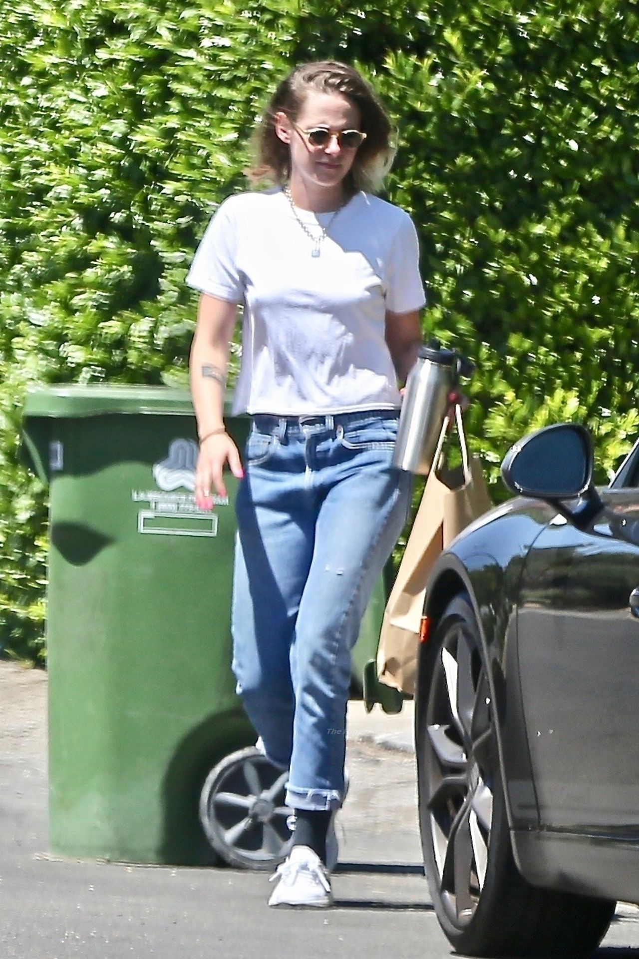 Braless Kristen Stewart is Pictured Exiting Her Stylist in LA (9 Photos)