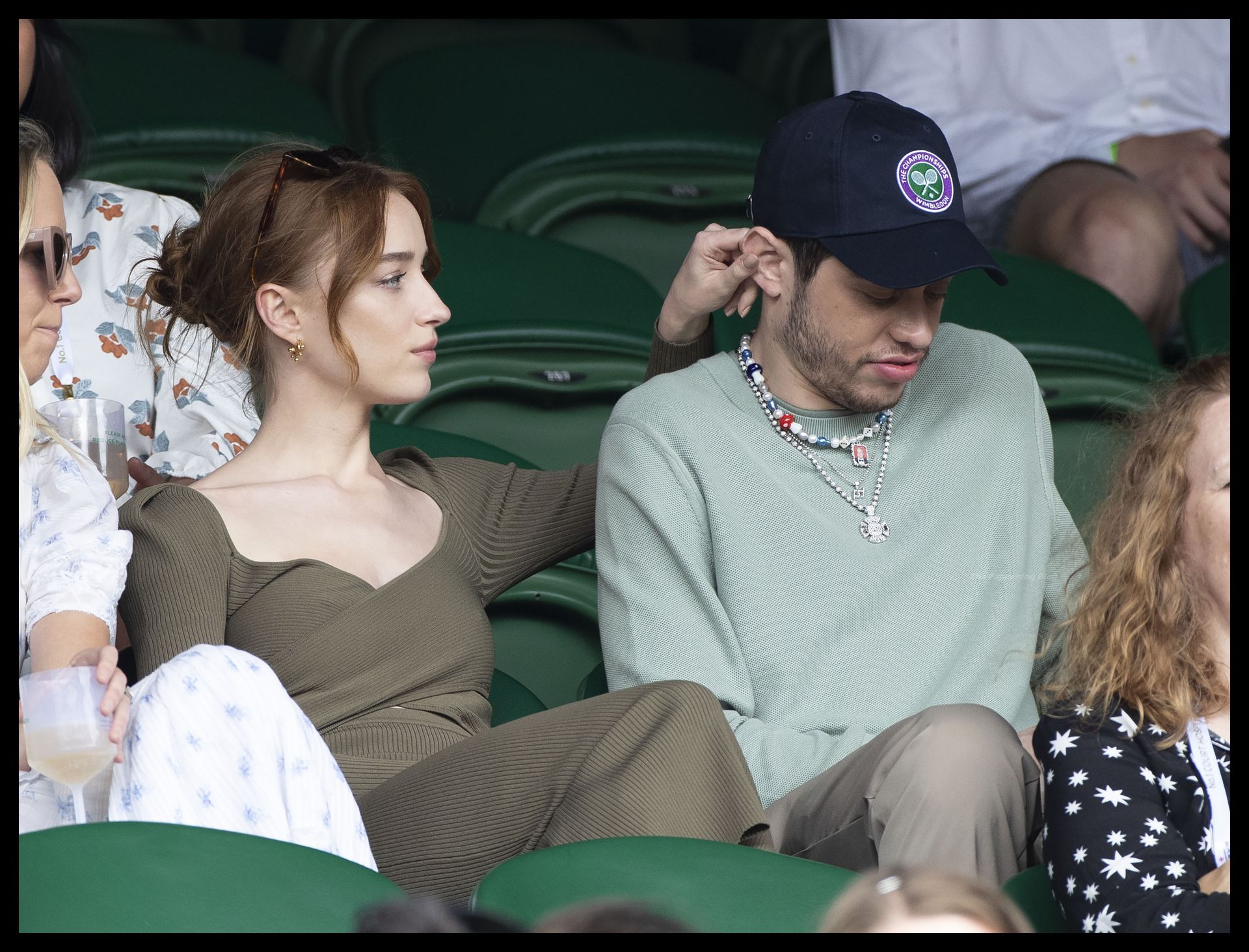 Braless Phoebe Dynevor & Pete Davidson Look Happy at the Wimbledon in London (93 Photos)