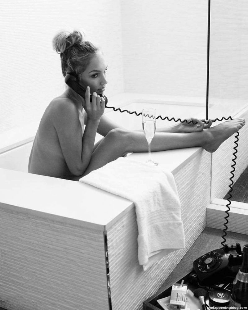 Barrett Taylor Sharpe Nude & Sexy Collection (27 Photos)