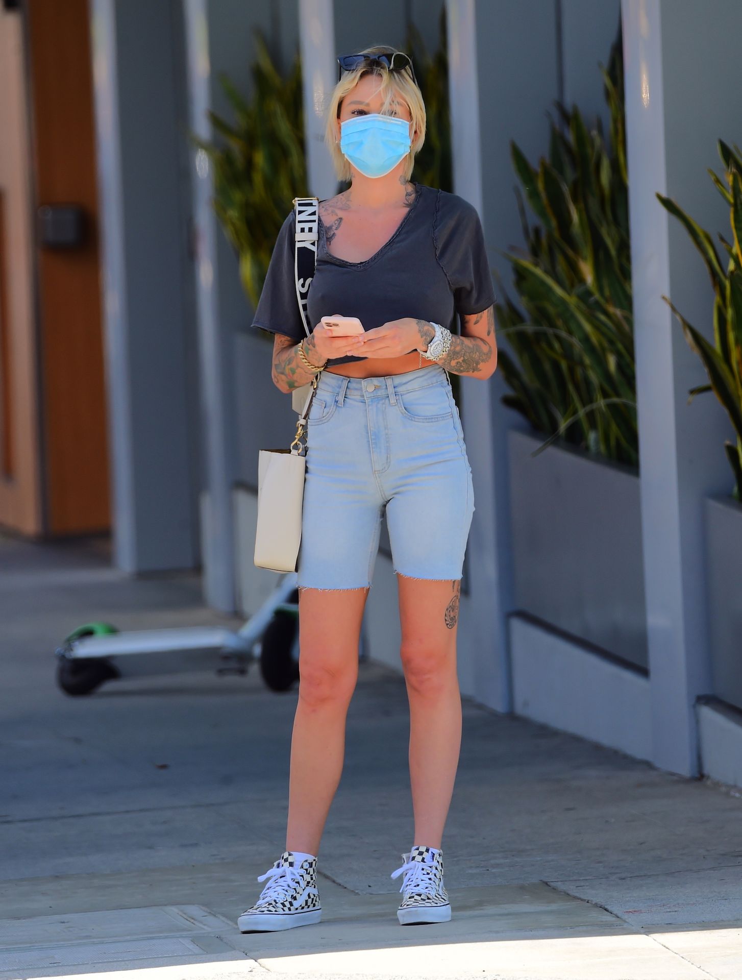 Braless Tina Louise Looks Stylish as She Leaves an Appointment in Beverly Hills (28 Photos)
