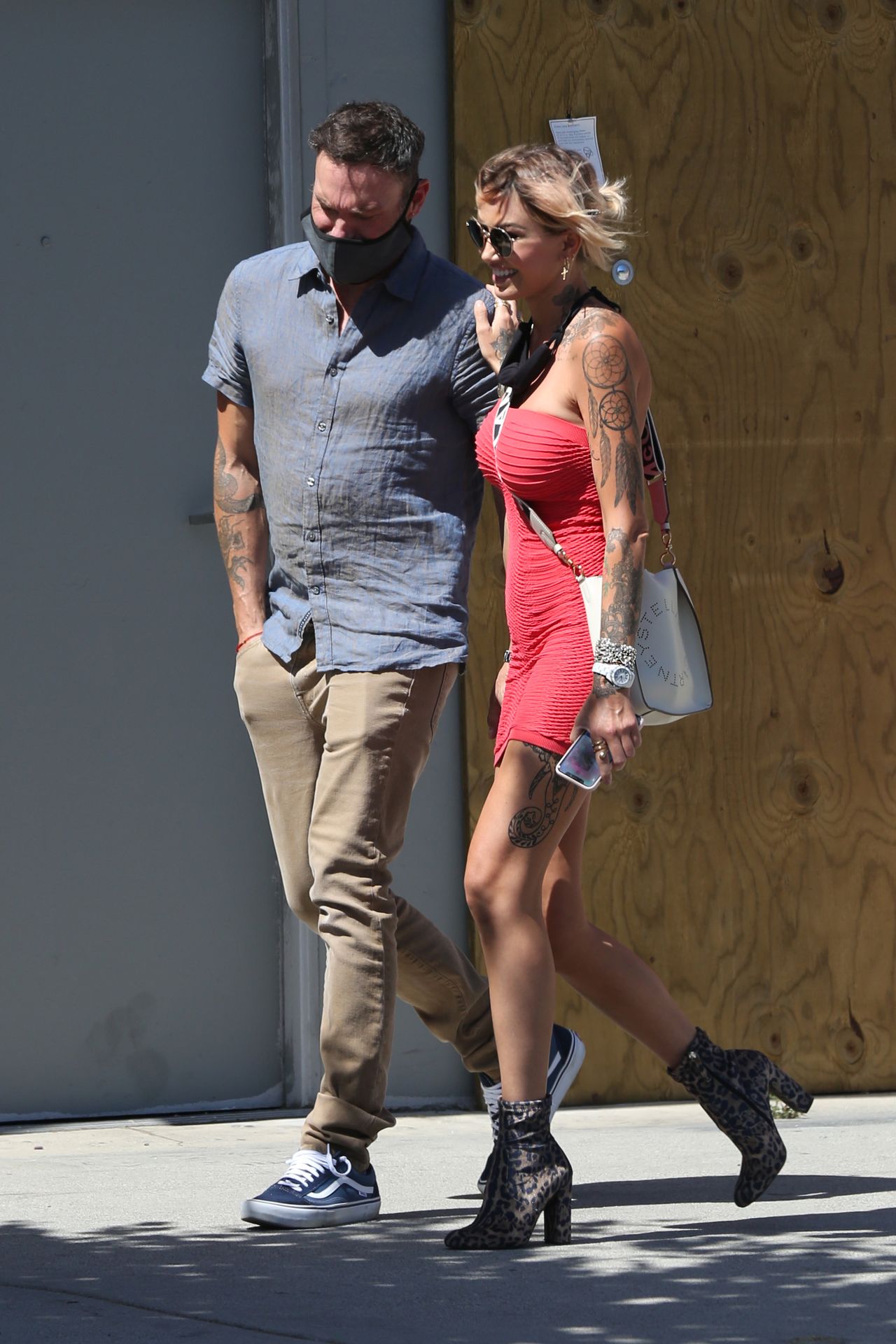 Brian Austin Green & Tina Louise Pack On The PDA On Melrose (64 Photos)