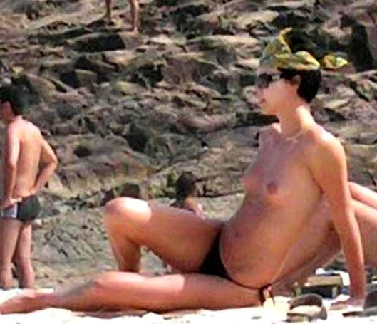 Charlize Theron Nude  Sexy (22 Photos)