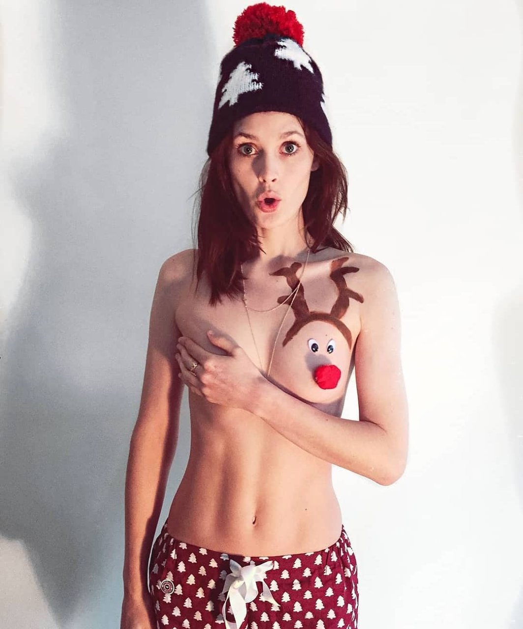 Charlotte de Carle Nude  Sexy (29 Photos)