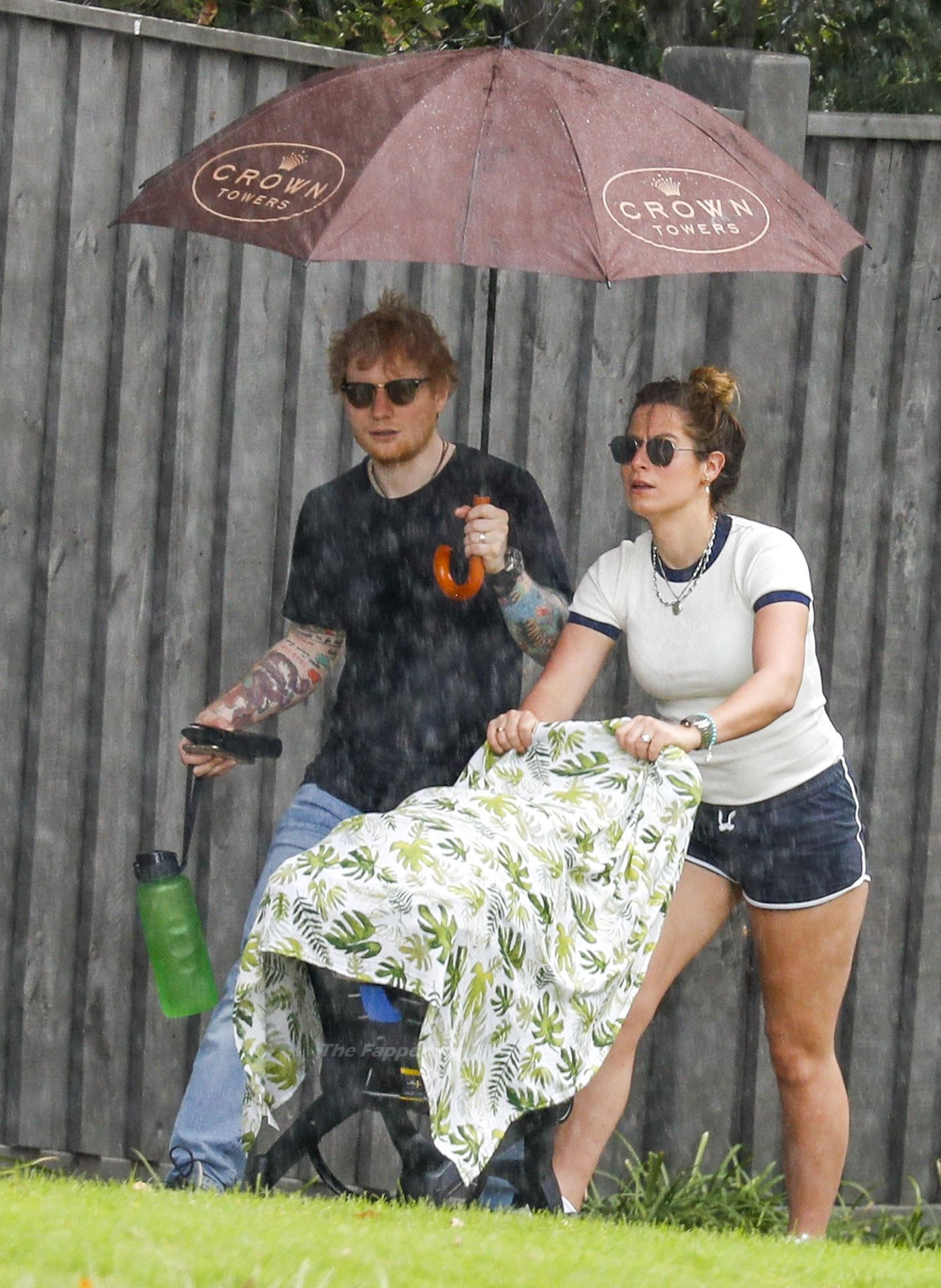 Ed Sheeran  Cherry Seaborn Head Out For a Walk with Their Daughter (32 Photos)