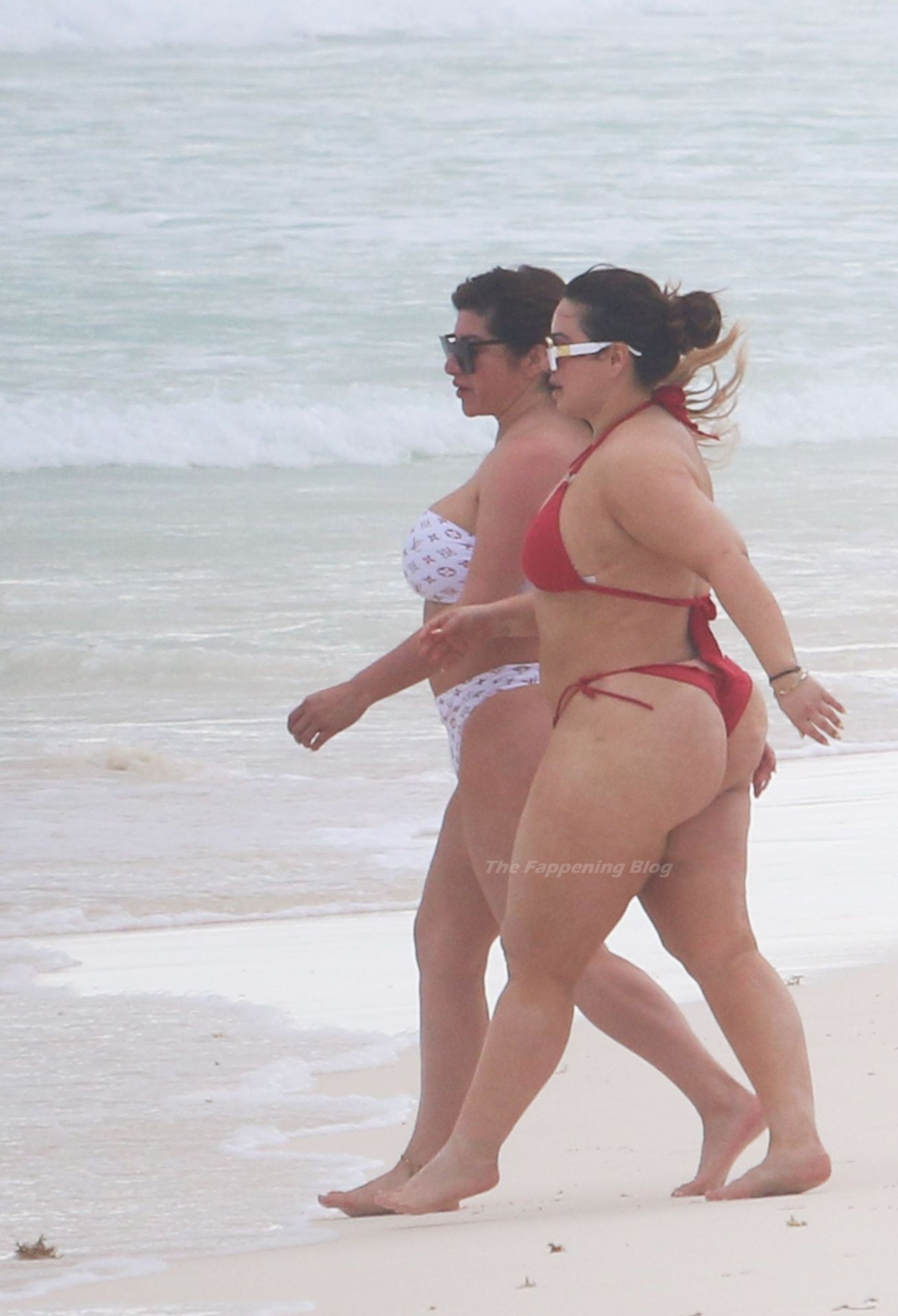 Chiquis Riviera Enjoys Her Vacation on the Beach in Tulum (37 Photos)