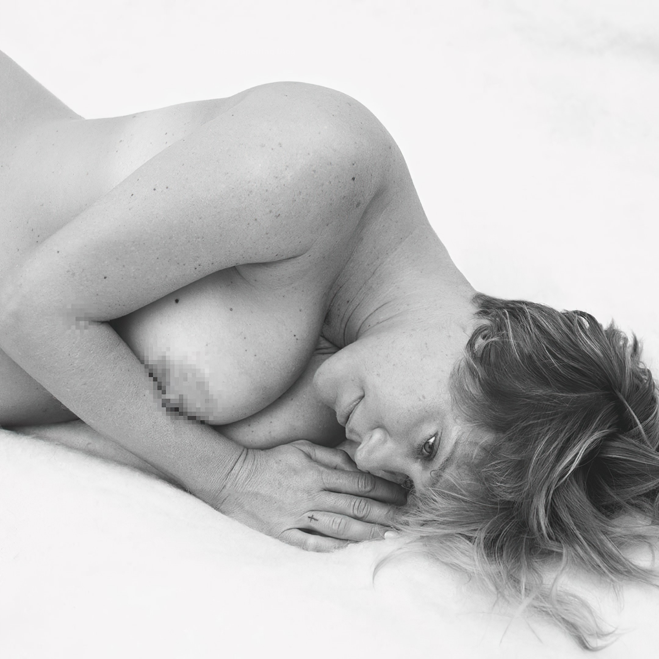 Chloe Sevigny Nude - Playgirl Magazine (5 Photos)