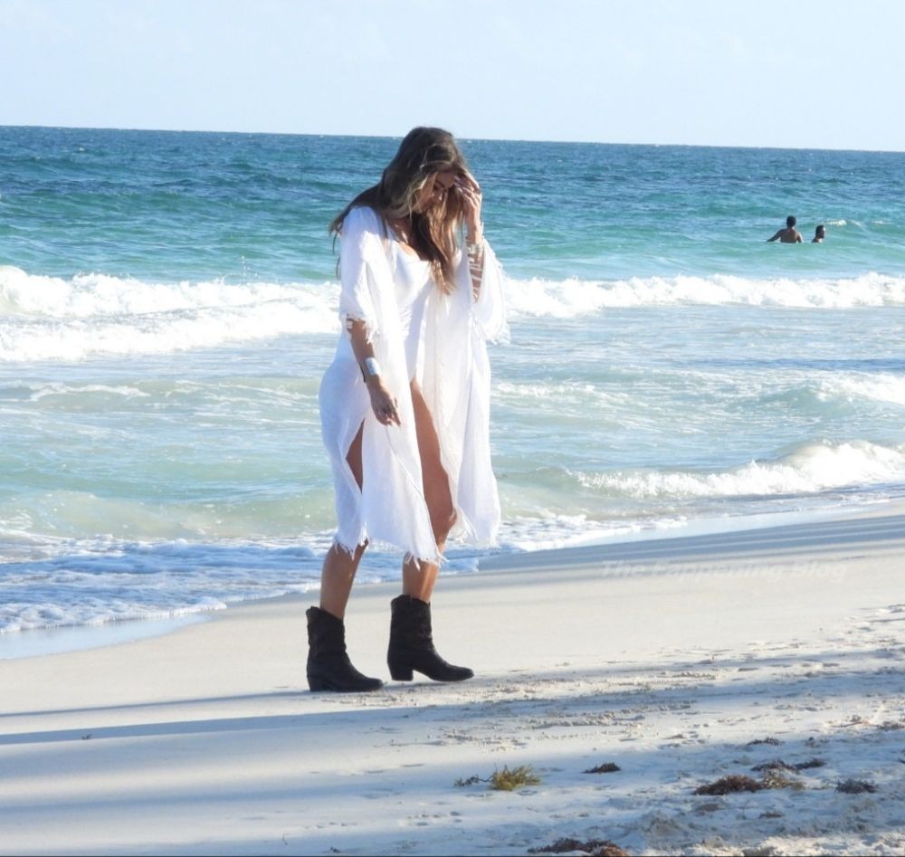 Chloe Sims Shows Off an Unusual Beach Look (52 Photos)
