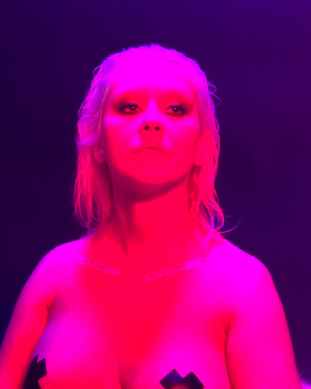 Christina Aguilera Nude  Sexy (24 Photos)