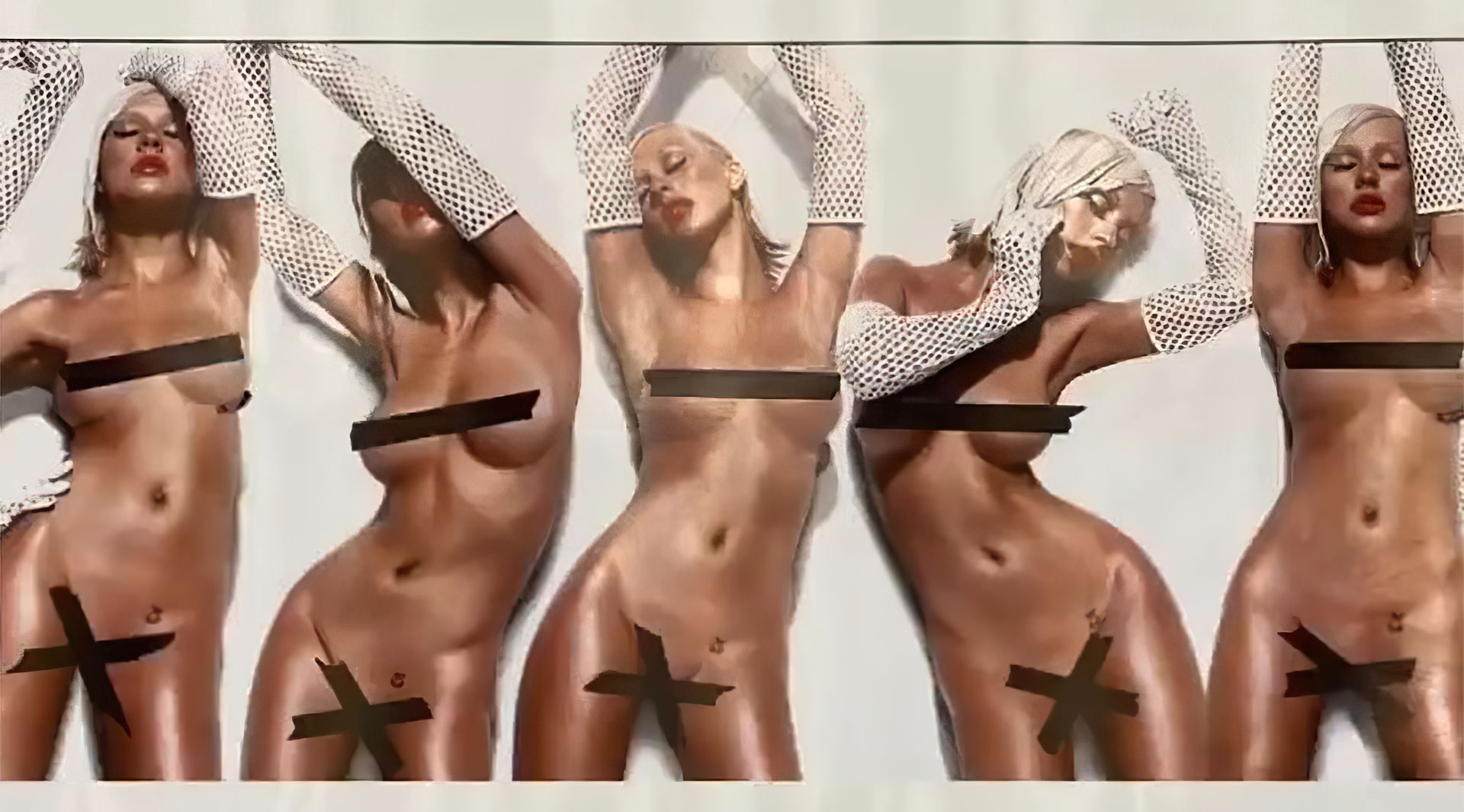 Christina Aguilera Nude  Sexy (32 Photos)