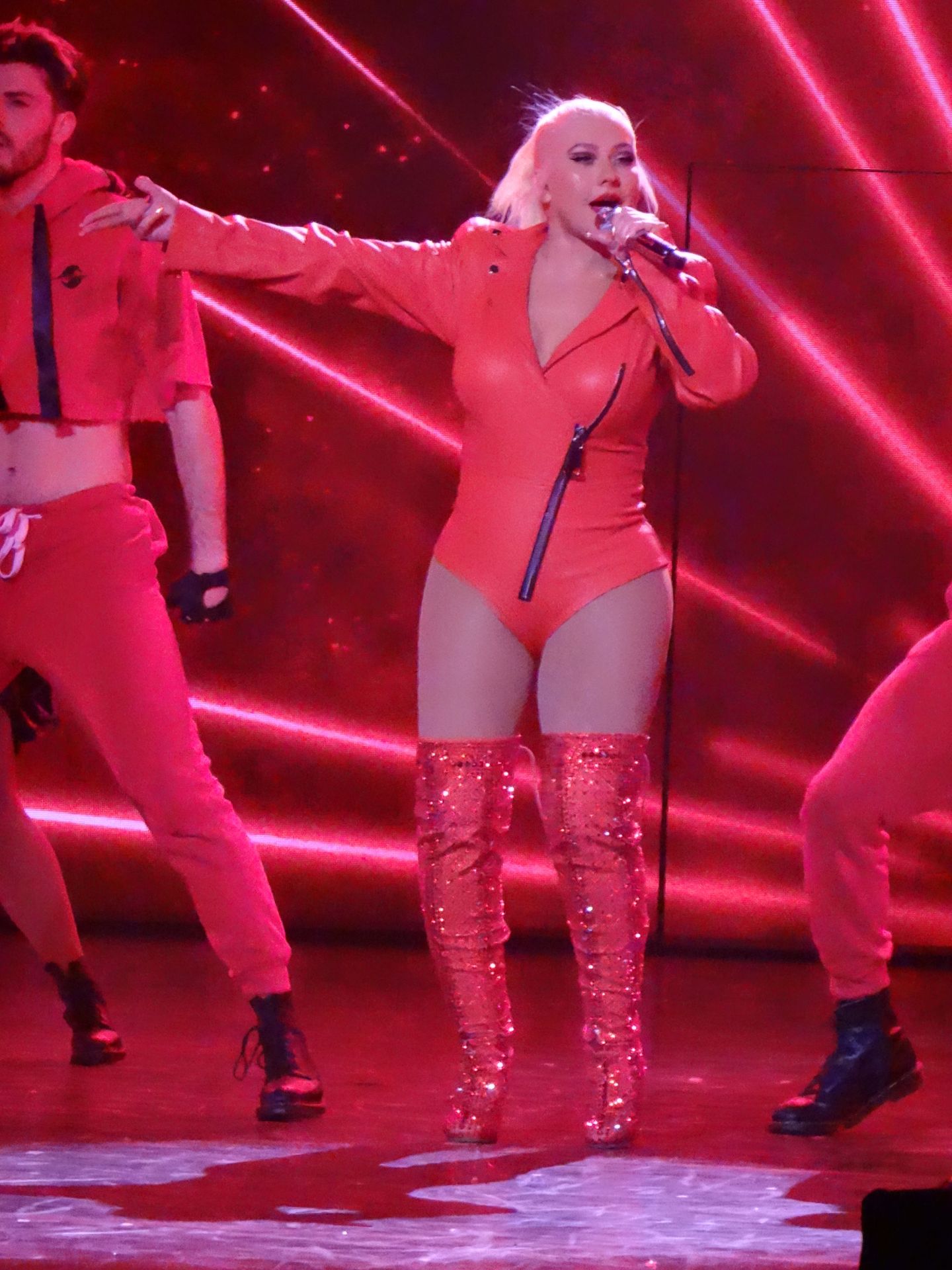 Christina Aguilera Performs in Las Vegas (101 Photos)