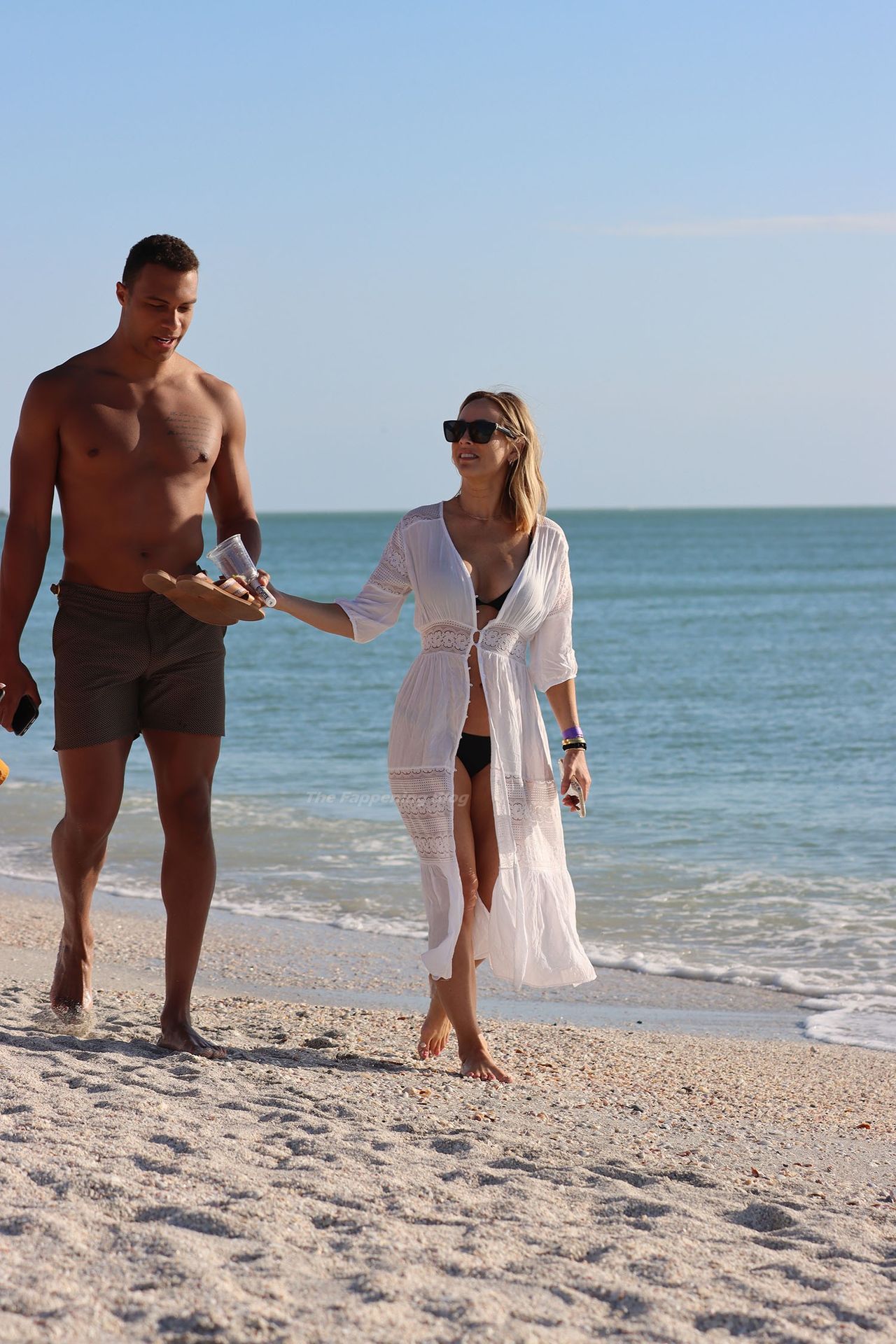Clare Crawley  Dale Moss Enjoy a Flirty Beach Day in Florida (21 Photos)