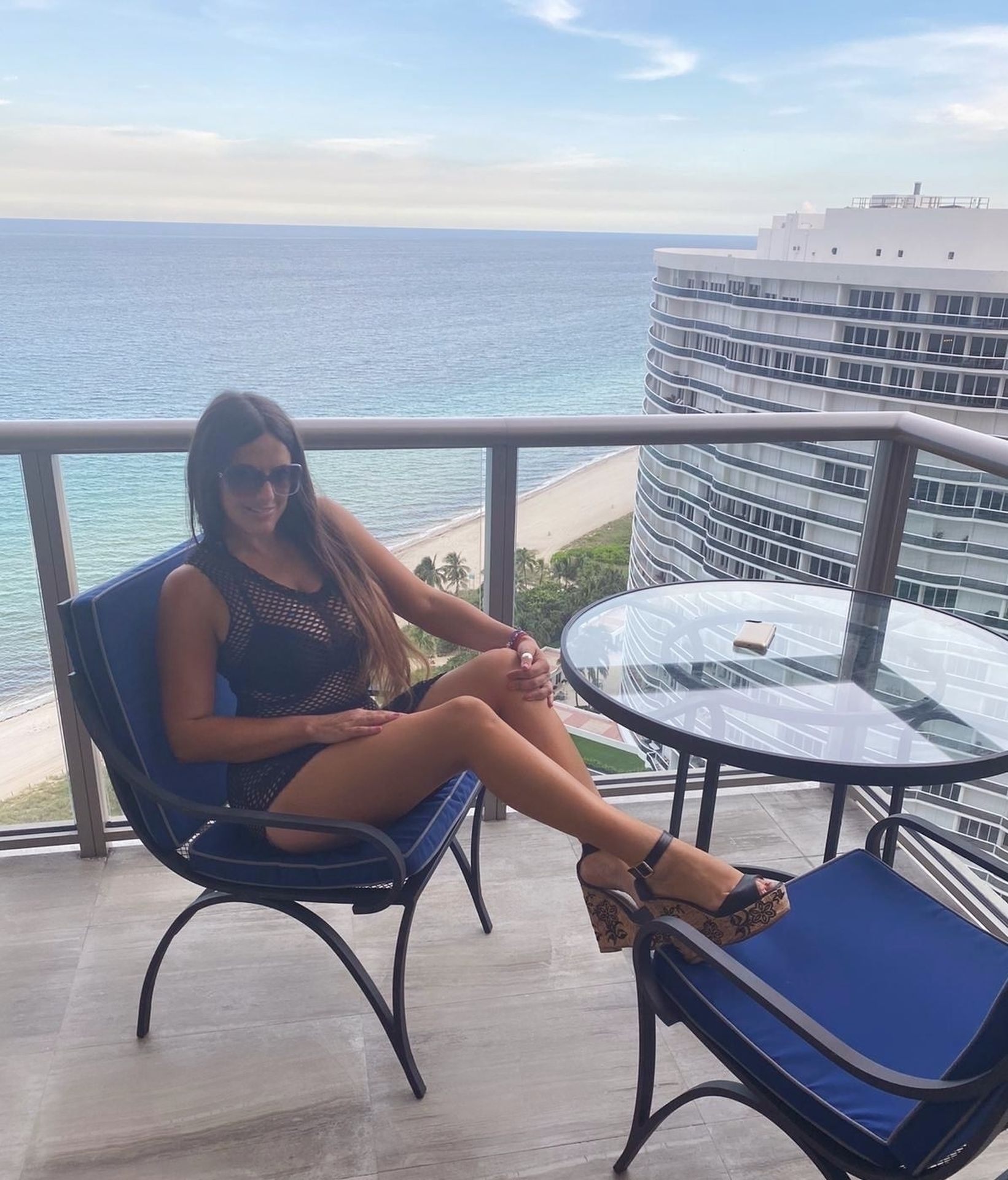 Claudia Romani Shows Off Her Sexy Butt at the St Regis (18 Photos)