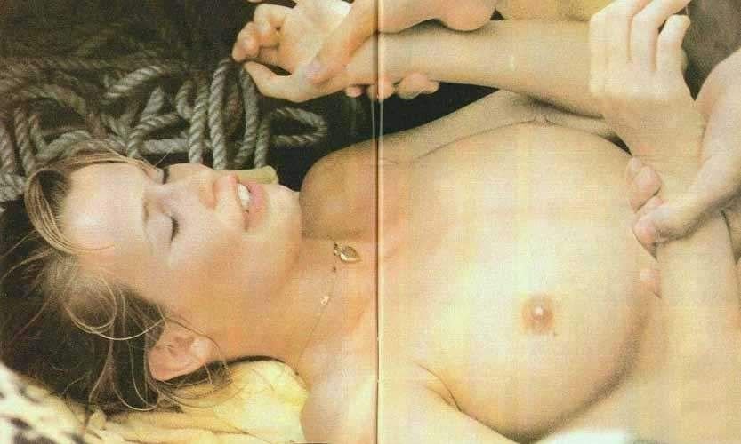 Claudia Schiffer Nude Ultimate Collection (80 Photos)
