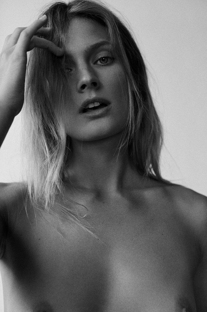 Constance Jablonski Nude  Sexy (18 Photos)