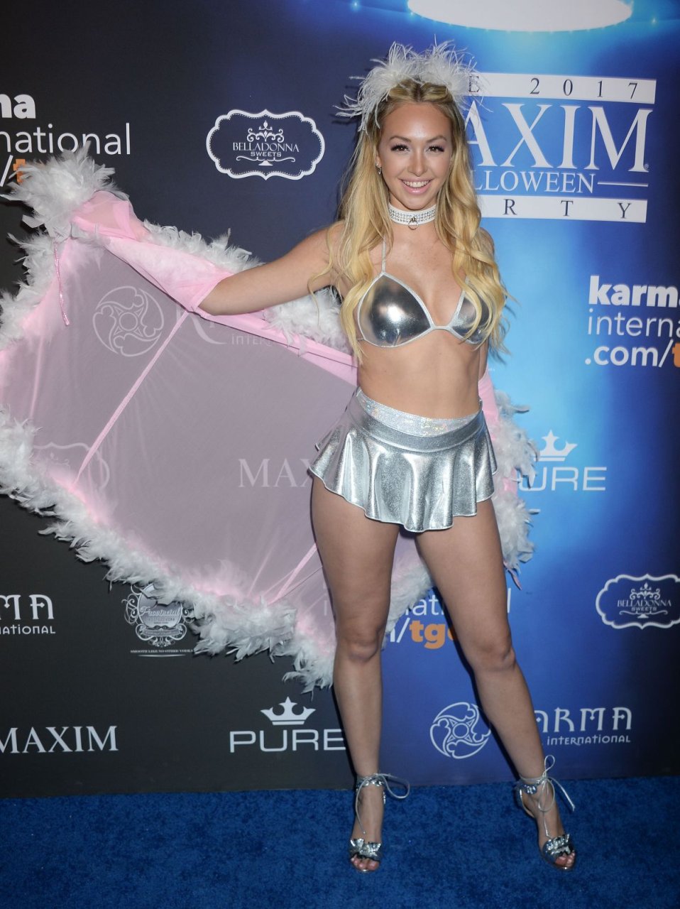 Corinne Olympios Sexy (18 Photos + Video)